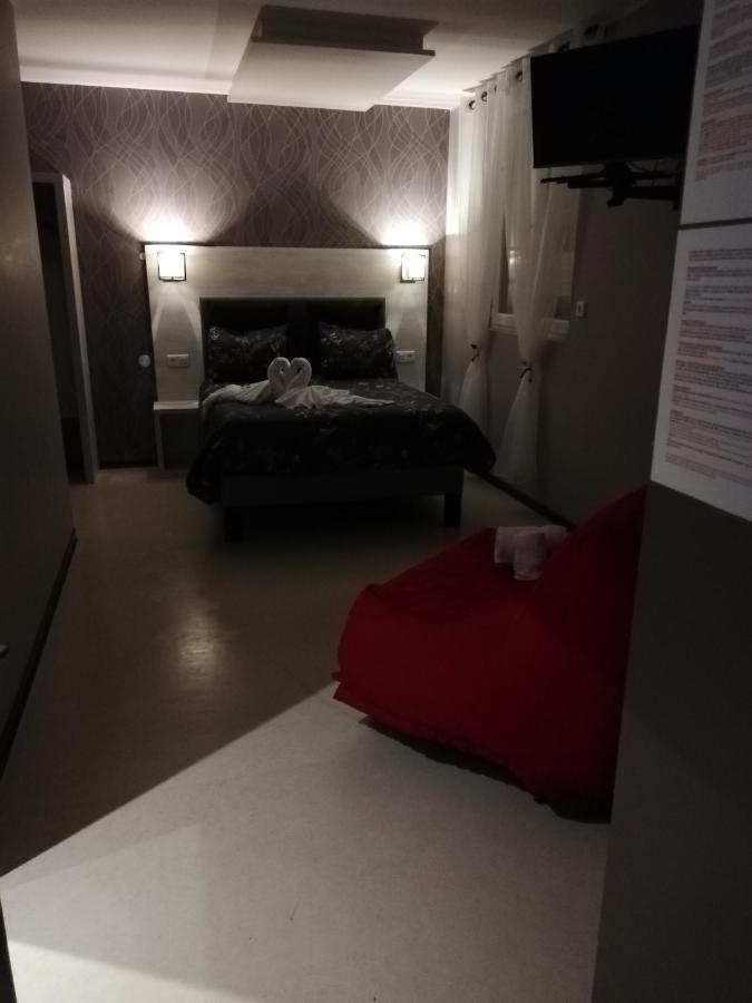 Le Patio Hotel Millau Cameră foto